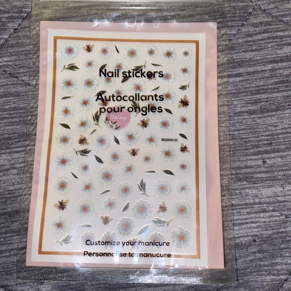 Ardene Daisy Print Nail Stickers (NWT)